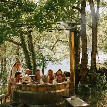 Private Estate With 3 Houses, Sauna & Hot-tub Holiday home Castelnau-de-Mandailles
